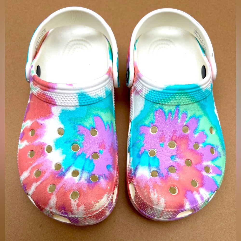 Kids Tie-Dye Crocs size 3